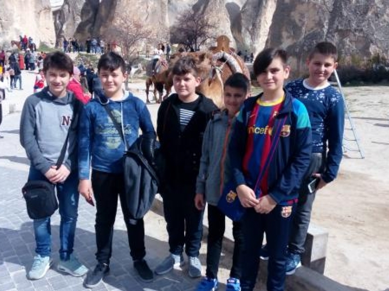 Ученици и учители от СУ „Николай Катранов“ участваха в среща по програма „Еразъм +“ в град Адана, Турция