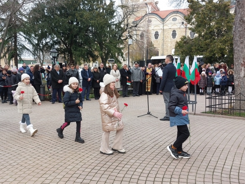 В Свищов беше отбелязан тържествено Националният празник на България – 3 март 