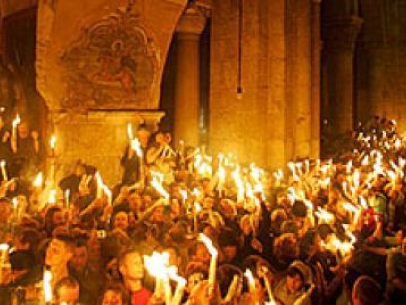 Благодатният огън от Йерусалим ще пристигне за първи път в Свищов 