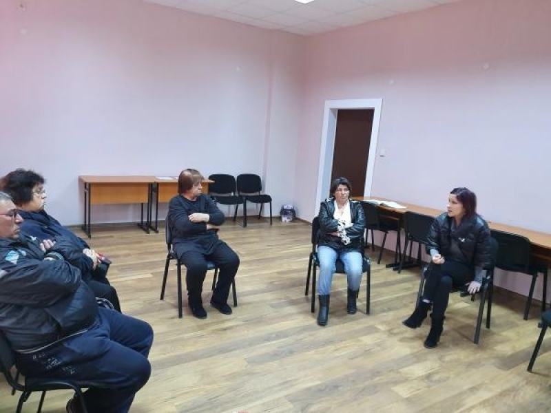 В Центъра за обществена подкрепа – гр. Свищов  се проведе среща за взаимопомощ и подкрепа на приемните родители от общината 