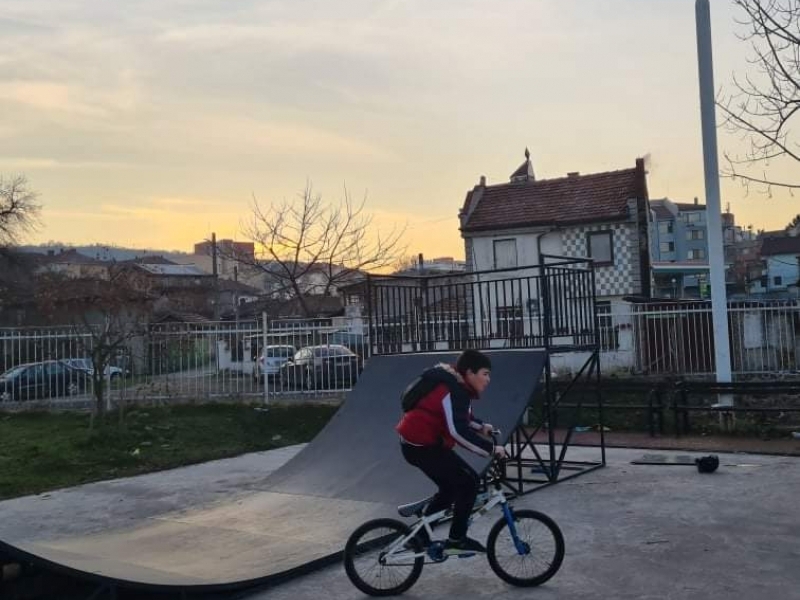 Нов скейт парк зарадва децата на Свищов в навечерието на Коледа 