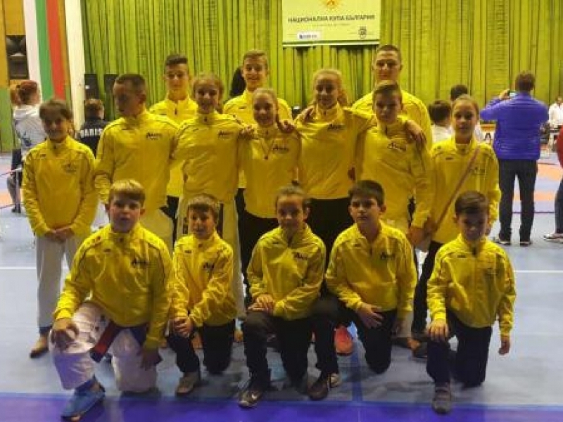 151 медала донесоха в Свищов през 2017 година каратистите от карате клуб „Алеко“
