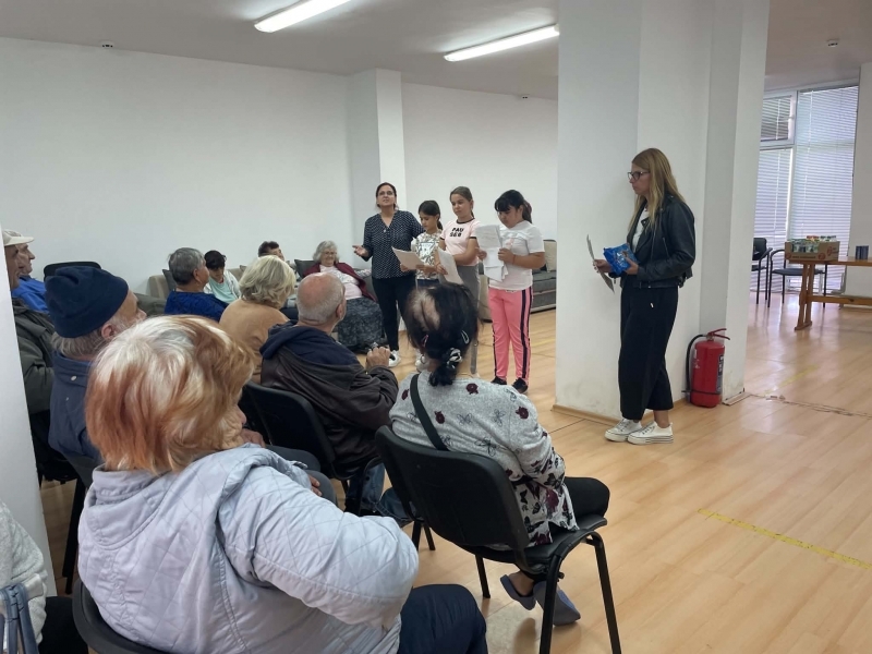 Кметът на Свищов приветства възрастните хора в ДСХ "Мария Луиза" по повод техния празник 