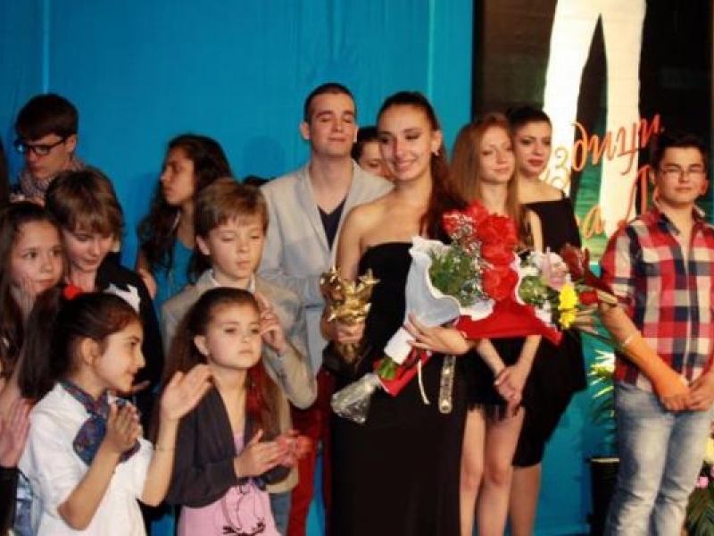 Гран При “Звездици за Лора” получи  16-годишната Кристина Иванова от Попово