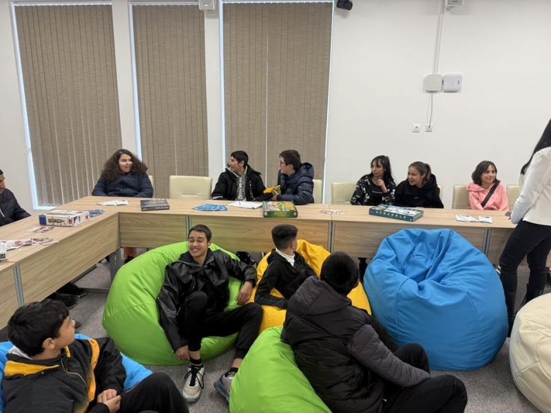 Кръгла маса на тема: „Методи и средства за оказване на подкрепа на уязвими групи“ се проведе в Младежки център - Свищов