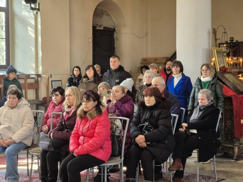 Музикалният албум „Древните химни на православието – музика от манастирите“ бе представен в храм „Света Троица“ в Свищов 