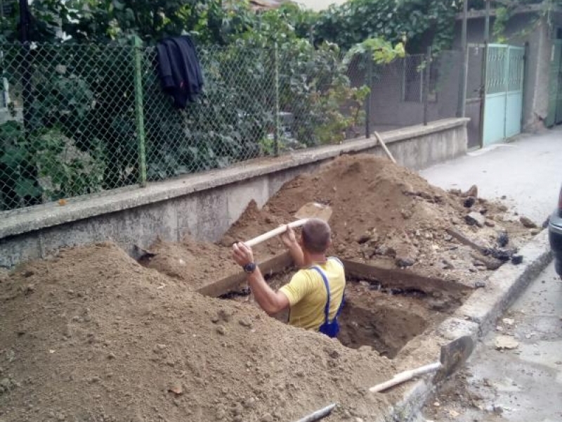 Започна спешен ремонт на част от водопроводната мрежа в Свищов
