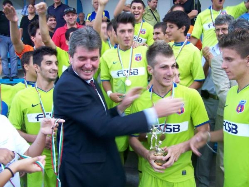 Юношите на „Стяуа” (Букурещ) спечелиха осмото издание на футболния турнир „Юлиян Манзаров”