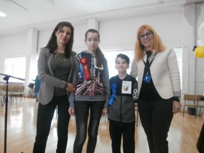 В СУ „Димитър Благоев“ - гр. Свищов се проведе Осмото национално състезание по правопис на английски език Spelling Bee