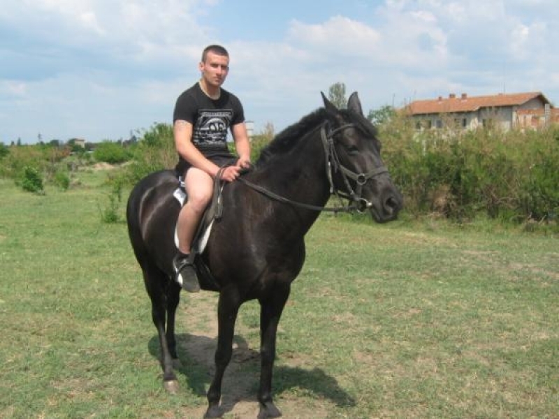 Ученици от ПГ „Асен Златаров” се проявяват като отлични жокеи