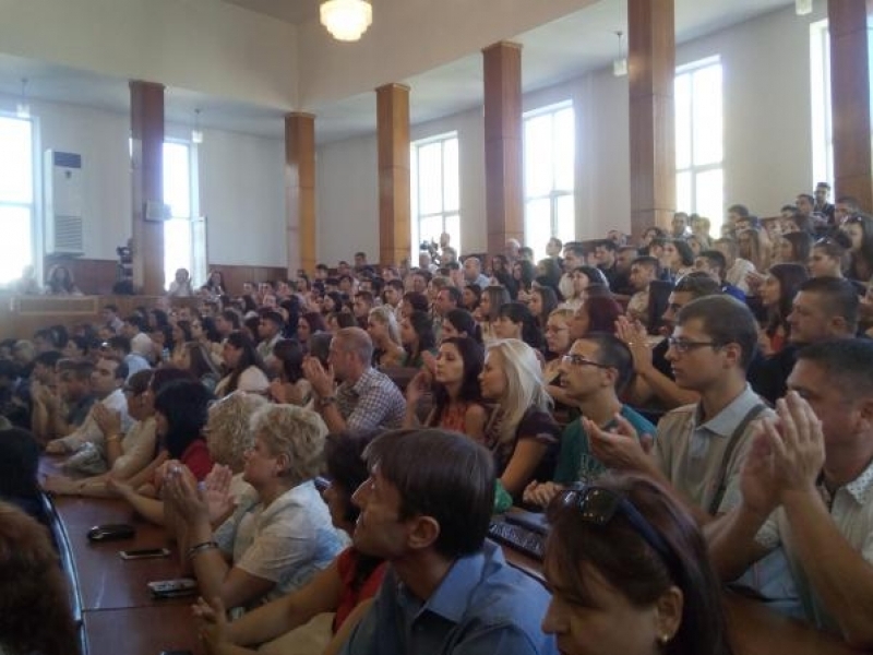 С тържествена церемония в Стопанска академия „Димитър А. Ценов” в Свищов бе открита новата учебна година