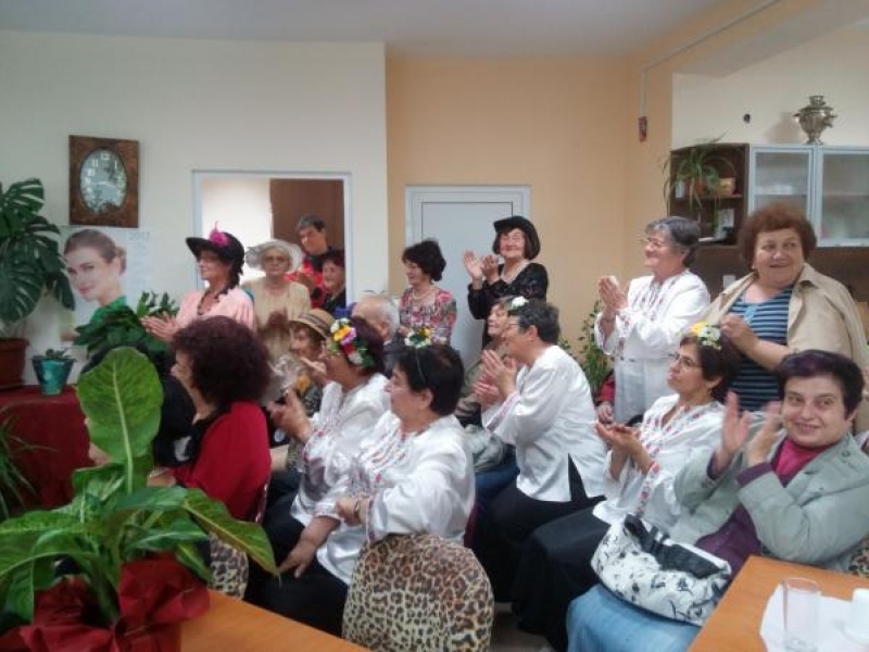 Ръководството на община Свищов зарадва отново възрастните хора