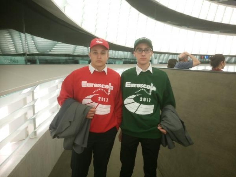 Свищовски ученици бяха  евродепутати за един ден