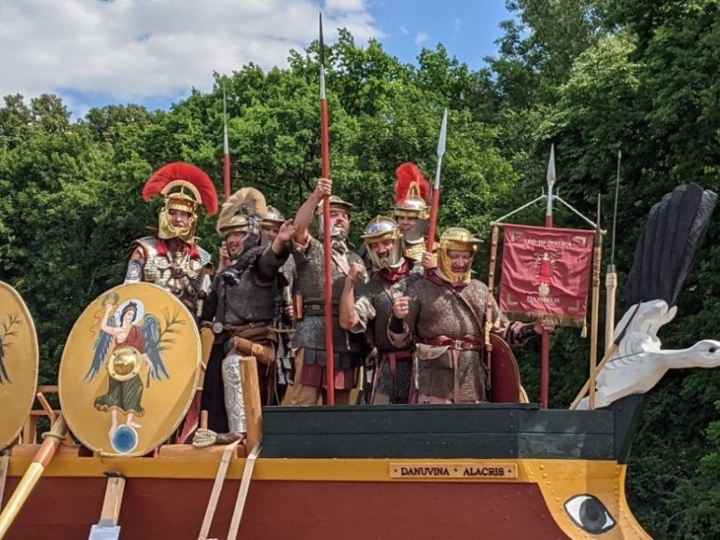 Реплика на римска лодка "Danuvina Alacris" пристига в Свищов на 8 октомври 