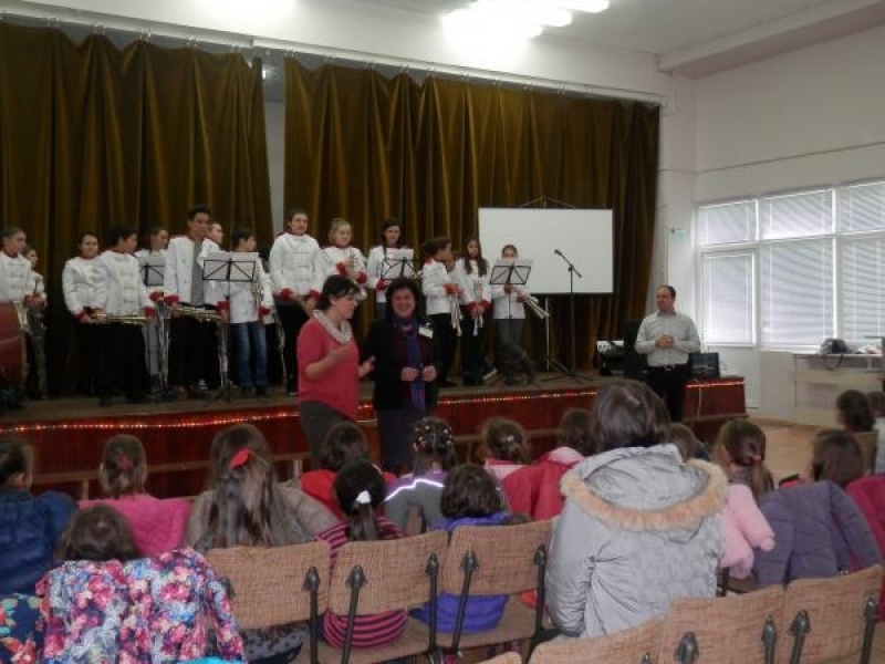Музикален урок за деца от ДГ „Чиполино“ се проведе в СУ „Димитър Благоев” 