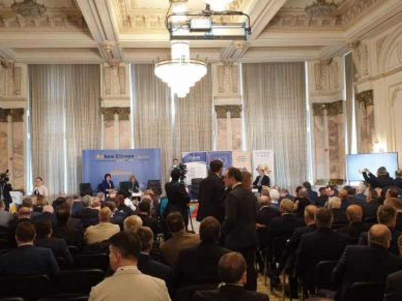 Кметът Генчо Генчев представя Свищов на Европейската среща на високо равнище в Букурещ, Румъния