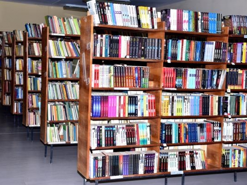  Градска библиотека - Свищов обявява дарителска кампания” Книга купи, дарителството продължи”