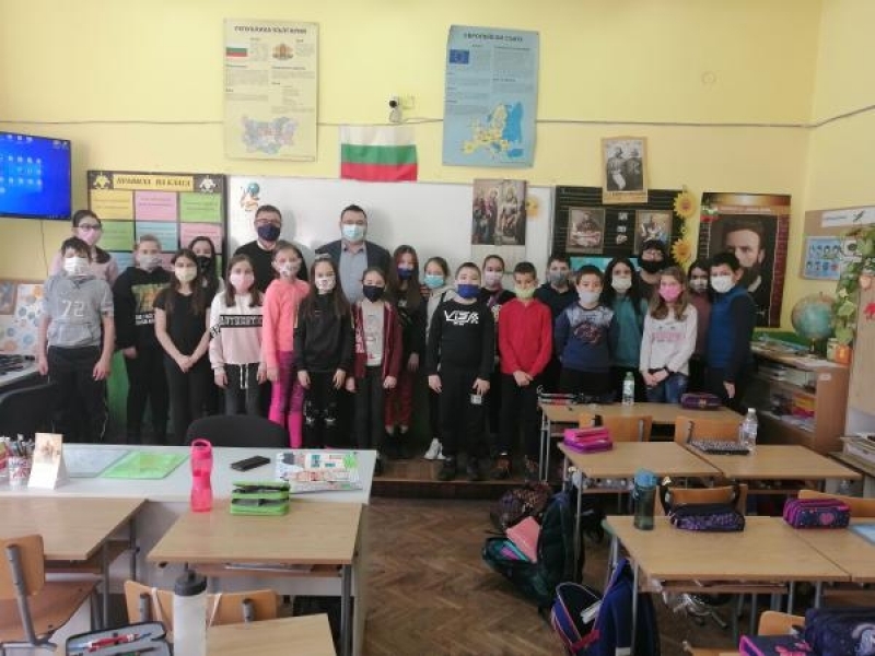 Кметът на Свищов се срещна с ученици от СУ „Николай Катранов“