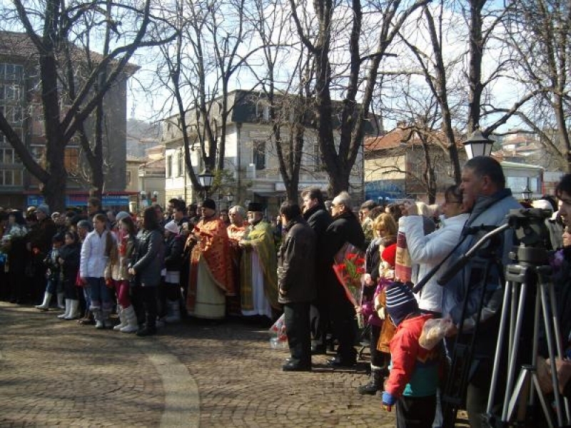 Гражданите на първия освободен град честваха Трети март