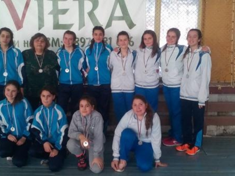 Със сребро се окичиха момичетата от ХК „ Нове-99” на хандбалния турнир "Купа България-БФХ" в Шумен