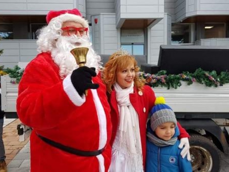 За четвърта поредна година Дядо Коледа  и Снежанка посетиха Свищов