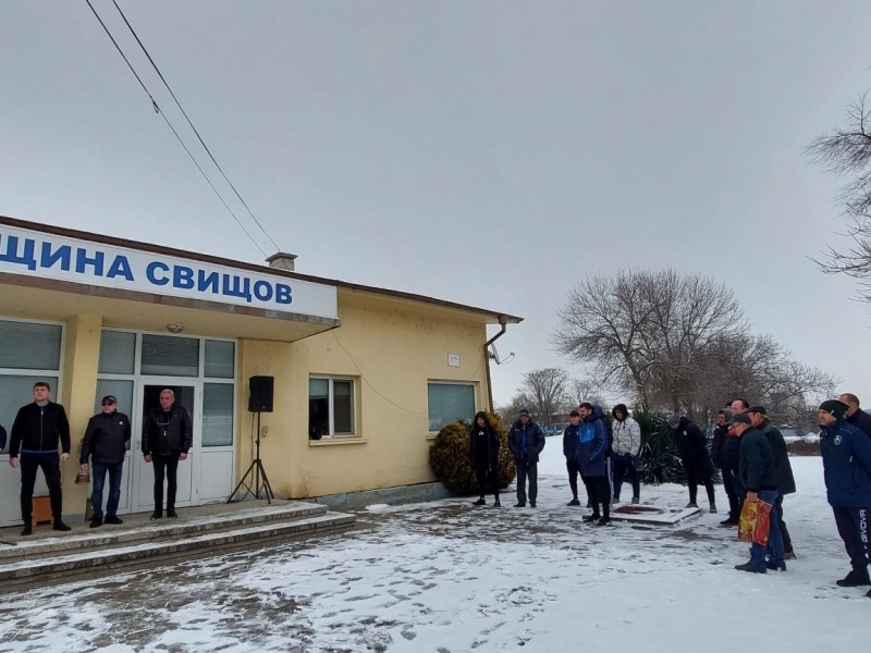 Кметът Генчо Генчев даде старт на ремонт за 450 хил. лева на спортна база „Академик Свищов“ 
