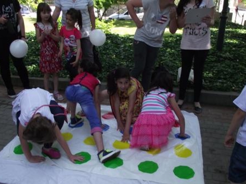 Детски смях, игри и танци в центъра на Свищов за 1 юни 