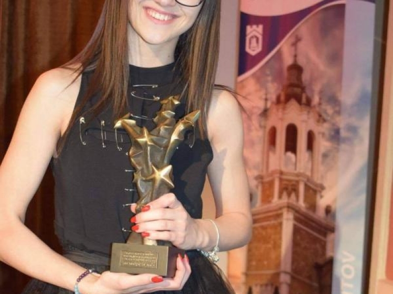 Свищовлийката Никол Борисова е тазгодишният носител на статуетката „Звездици за Лора”