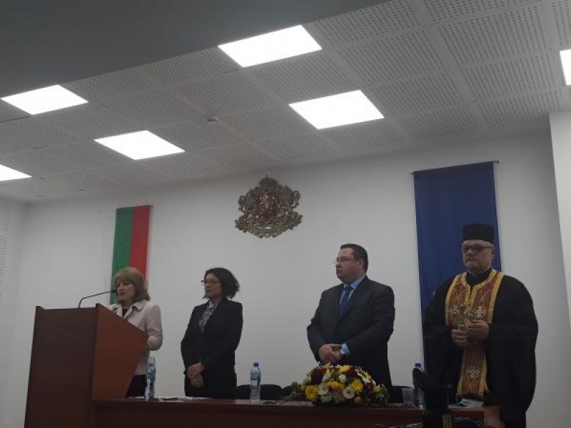 Общинските съветници, кметовете на кметства и кметът на община Свищов Генчо Генчев официално встъпиха в длъжност 